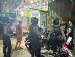 Polres Takalar Gelar Patroli Blue Light, Polisi Hadir Menyapa Warga di Tengah Malam