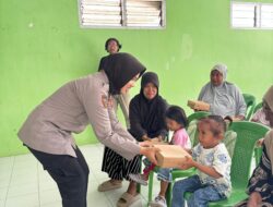Jumat Berkah, Polres Takalar Berbagi Menu Bergizi untuk Anak Stunting dan Ibu Hamil di Kecamatan Mappakasunggu