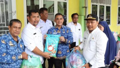 Mewakili Pemko Binjai, Pj Sekdako Binjai : Chairin F. Simanjuntak, S.Sos., M.M. Menerima Bantuan Logistik Kementan/Bapanas untuk Warga Terdampak Banjir