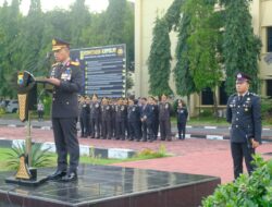 Wakapolda Sulsel Pimpin Upacara Penganugerahan Satyalancana Pengabdian Personel Polda Sulsel