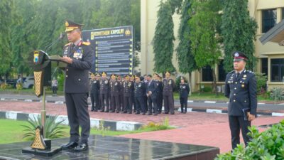 Wakapolda Sulsel Pimpin Upacara Penganugerahan Satyalancana Pengabdian Personel Polda Sulsel