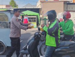 Hadir Ditengah Masyarakat, Polres Binjai Berbagi Takjil di Bulan Suci Ramadhan