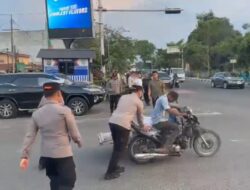 Sigap Dan Humanis, Kapolres Binjai Bantu Dorong Betor Mogok