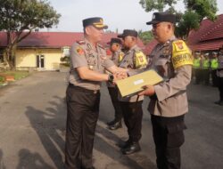 Kapolres Binjai Beri Penghargaan Dan Reward Terhadap Tiga Personil Bhabinkamtibmas