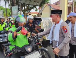 Dipimpin Kapolres Binjai, Team Pelayanan Polisi Sorban Putih Berbagi Takjil