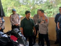 Konferensi Pers Penangkap Pelaku Begal Anak Sekolah, Kapolres Binjai Menyerahkan 2 Unit Sepeda Motor Kepada Korban
