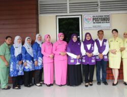 Ketua Tim Pembina Posyandu Binjai Tinjau Pelayanan di Posyandu Tunas Bangsa IX