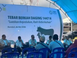 PLN UP3 Kendari Tebar Berkah Daging Jelang Idul Adha, Perhatikan Tunanetra dan Lansia