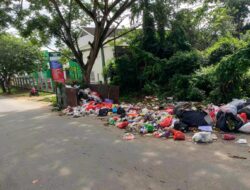 Tumpukan Sampah di Dekat RS Antero Hamra Kendari Dikeluhkan Warga jalan Chairil Anwar Puwatu kota