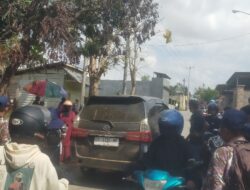 Laju Kencang di Kawasan SMPN 17 Kendari, Mobil Xenia Nyaris Tabrak Siswa Pulang Sekolah