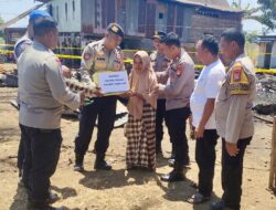 Kapolsek Polsel dan Anggota Bantu Korban Kebakaran, Salurkan Sembako dan Infaq Polres Takalar