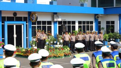 Kapolda Sulsel Tekankan Semangat EWAKO dalam Apel Ditlantas, Wujudkan Pelayanan Humanis dan Polisi Bersama Masyarakat*